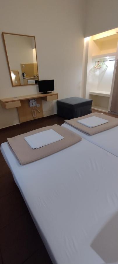 Sweetmar Guestrooms-Ground Floor Kos Bagian luar foto